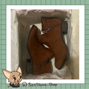 (NEVER USED) American Rag cie Brown Shoes